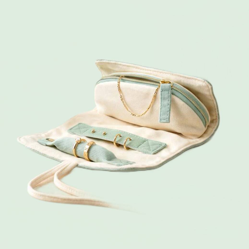 Trousse bijoux roulée verte